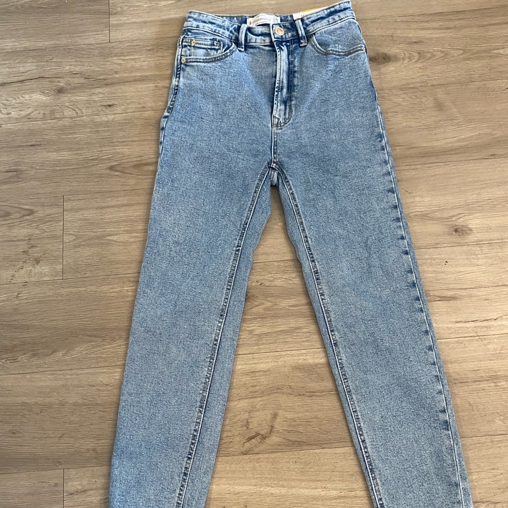 Stradivarius Petite Mom Slim Fit Jeans